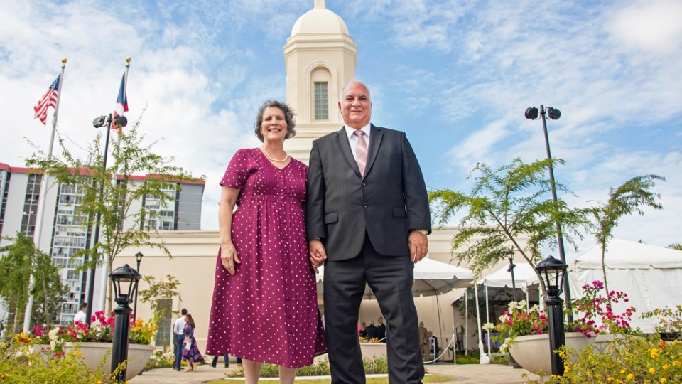 Justo Casablanca Président du Temple de San Juan à Porto Rico et son épouse Lucy Casablanca.